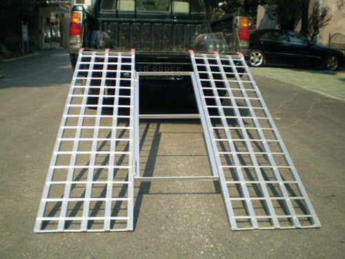 RAMPS TRI-FOLD RAMP ALUMINUM 71" X 51" 1200# AR03