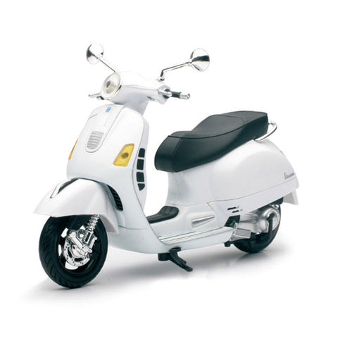 NEW RAY NEW RAY VESPA GTS 300 SUPER 57243