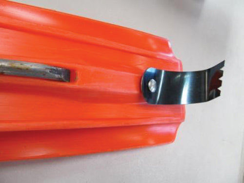 BETWEEN THE LIN 1205-SZ SKI-Z'S ICE SCRATHCERS